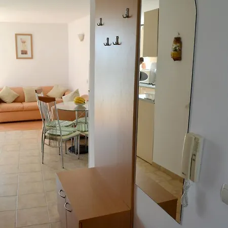 One-bedroom Sunny Holiday-eh דירה סאני ביץ'